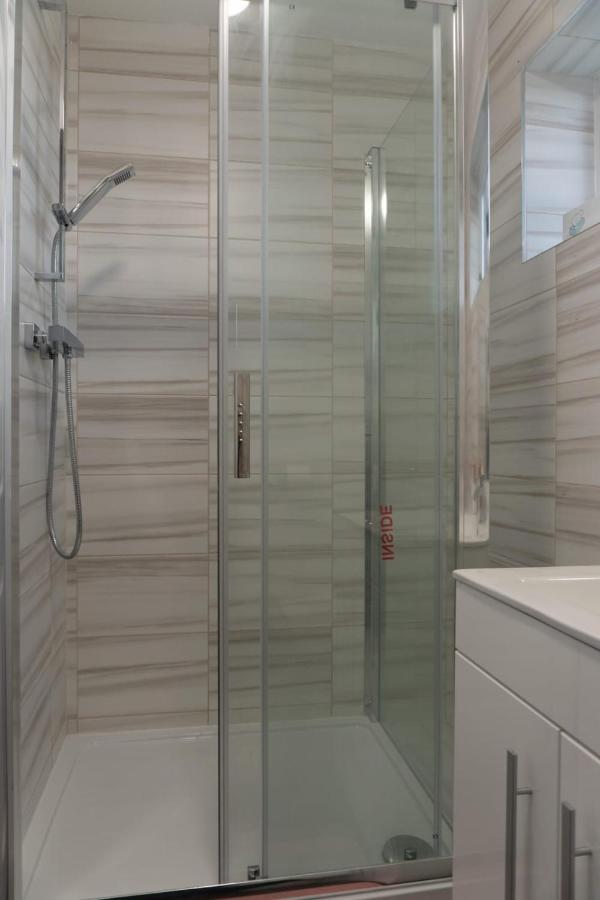 Gorgeous Ground Floor Apartment + Free Parking Manchester Esterno foto